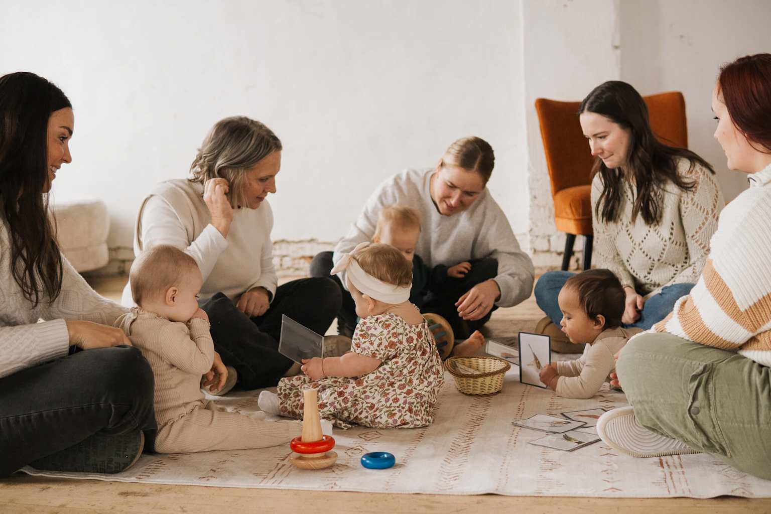 Счастливая семья с детьми